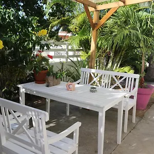 Le Colibri Et Le Frangipanier Apartment