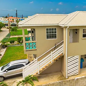 Cozy Modern Upstairs 2 Bed A/c Near 2 Everything Apartment